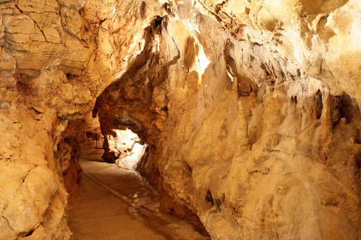 grottes d'azé